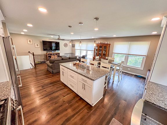 5th image of 179 W Harbor Dr