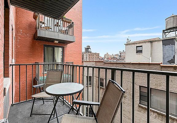 4th image of 186 W 80th St APT 7M