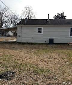 3rd image of 211 Easy St