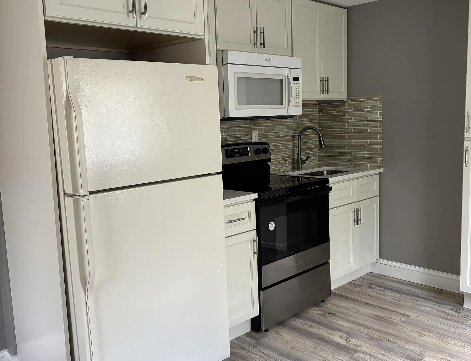 1 bed, 1.0 bath, 1845 sqft, $1,600 — Photo 3