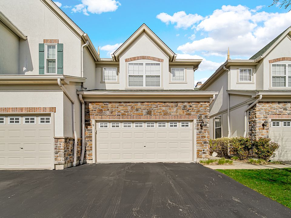 1st image of 439 Bay Tree Cir