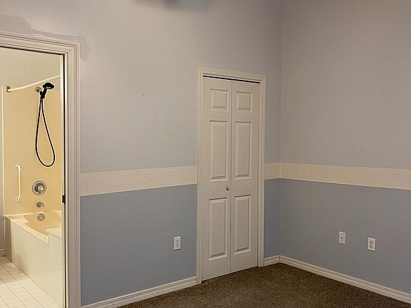 4th image of 155 Grandview Ave E