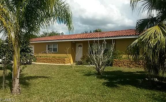 3rd image of 211 Lake Dr