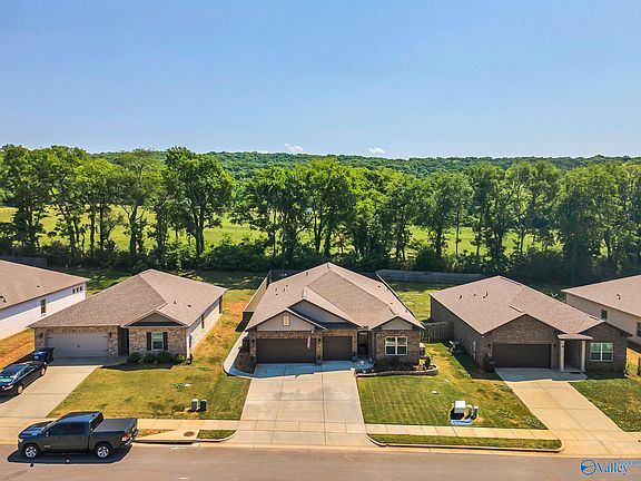 2nd image of 460 Jackson Point Cir