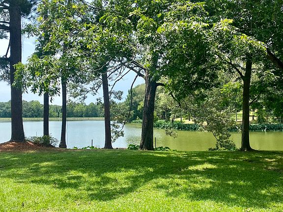 5th image of 197 Lake Circle Dr