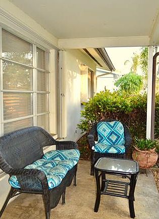 2nd image of 865 Entrada Dr S