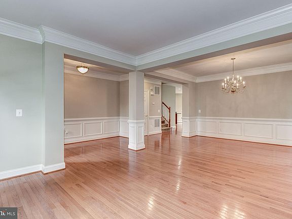 3rd image of 8320 Thwaite Howe Dr
