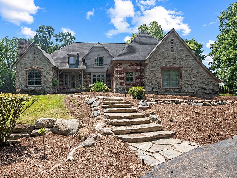 1st image of 1695 Standish Ct