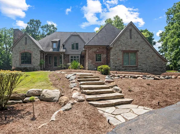 1695 Standish Ct, Bloomfield Hills, MI 48302