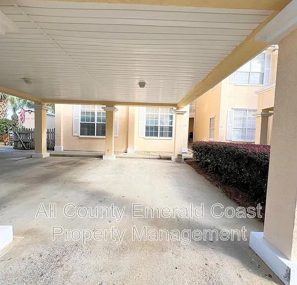420 Oak Harbour Ln #201 — Photo 4