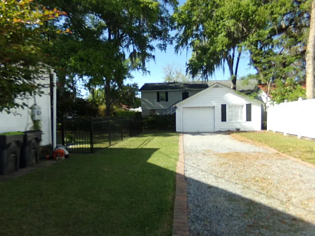 2105 North St — Photo 27