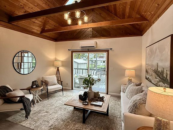 4th image of 2170 Wood Road