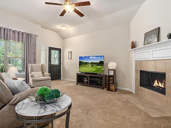 3rd image of 3526 Woodland Ln