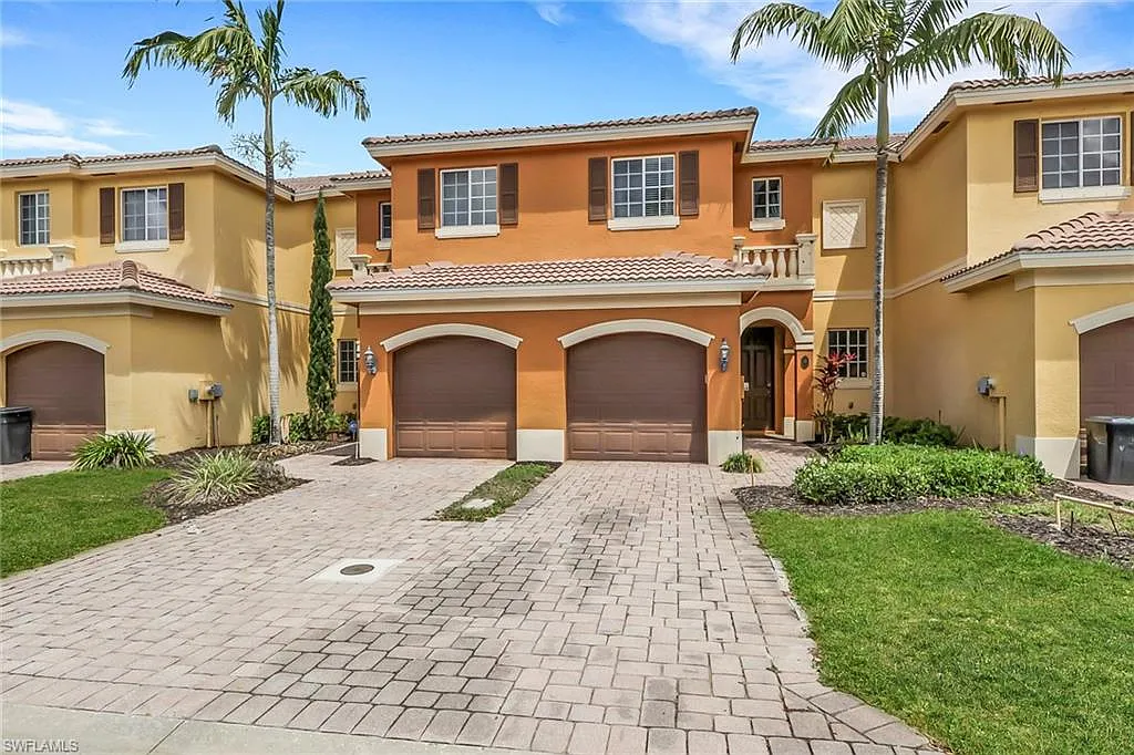 3 bed, 2.5 bath, 1596 sqft, $1,950 — Photo 1