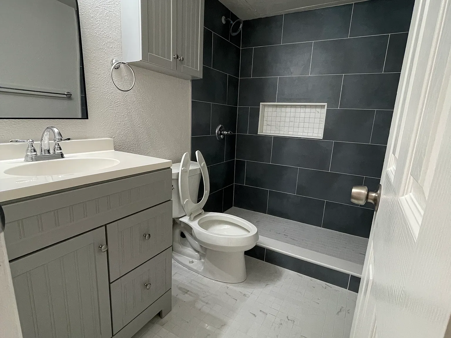 120 Avenue H — Photo 4