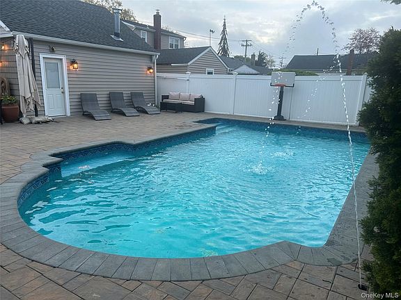 4th image of 2382 Garfield Street