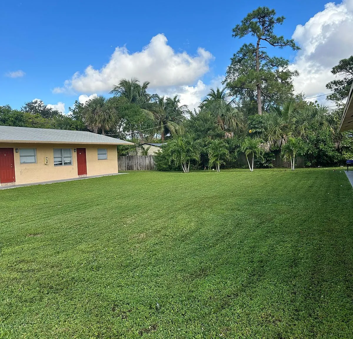 2 bed, 900 sqft, $1,000 — Photo 1