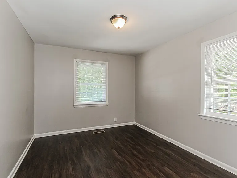 1116 Hayes Rd — Photo 11