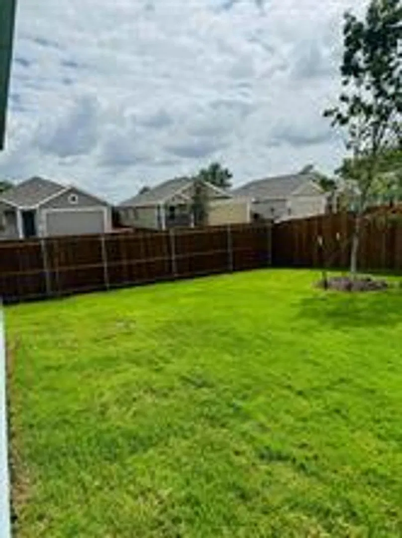 Modern Elegance in McKinney: Pristine 2024 Build on a Premium Corner Lot — Photo 2