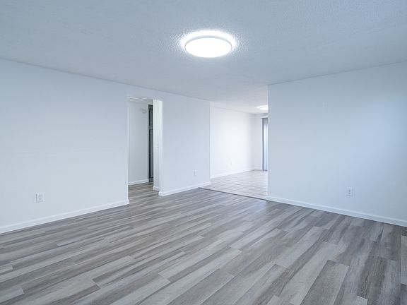 4th image of 8513 Wakefield Ave