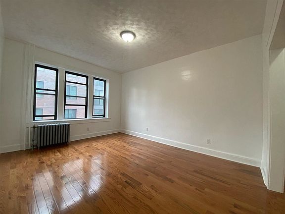 3rd image of 24 Rock St APT 109