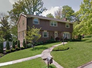 15 Ashwood Dr, Vienna, WV