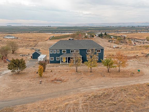 2nd image of 790 Decker Rd