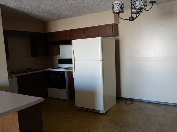 2nd image of 520 Bellarmine Dr E APT 11