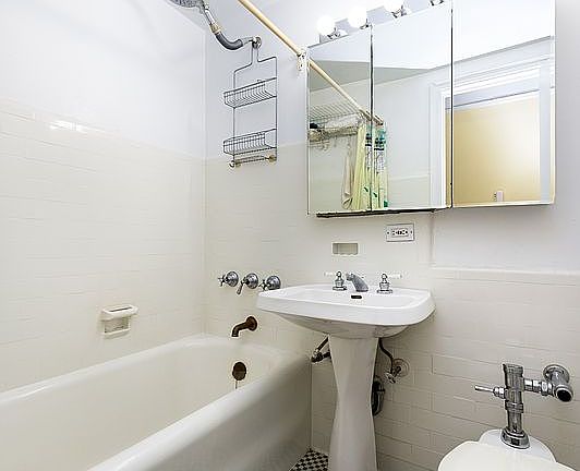 5th image of 25 Tudor City Pl APT 1521