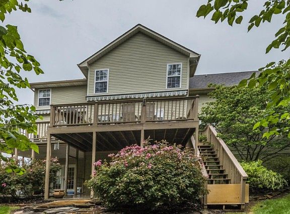 3rd image of 1121 Heatherfield Ln