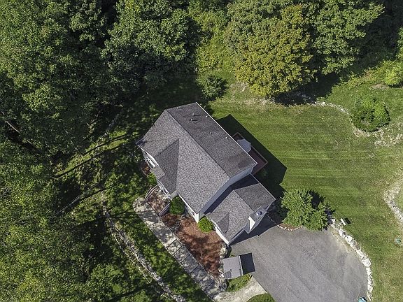 4th image of 145 Mountain Lake Rd