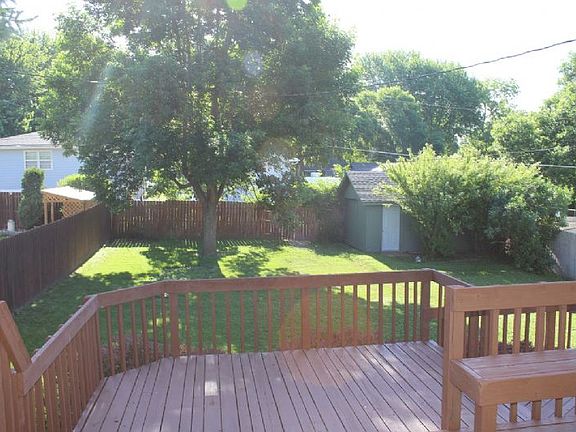 2nd image of 409 N Myrtle St