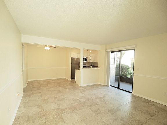 4th image of 2923 Antique Oaks Cir APT 35