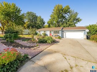 309 S 7th Ave, Brandon, SD 57005