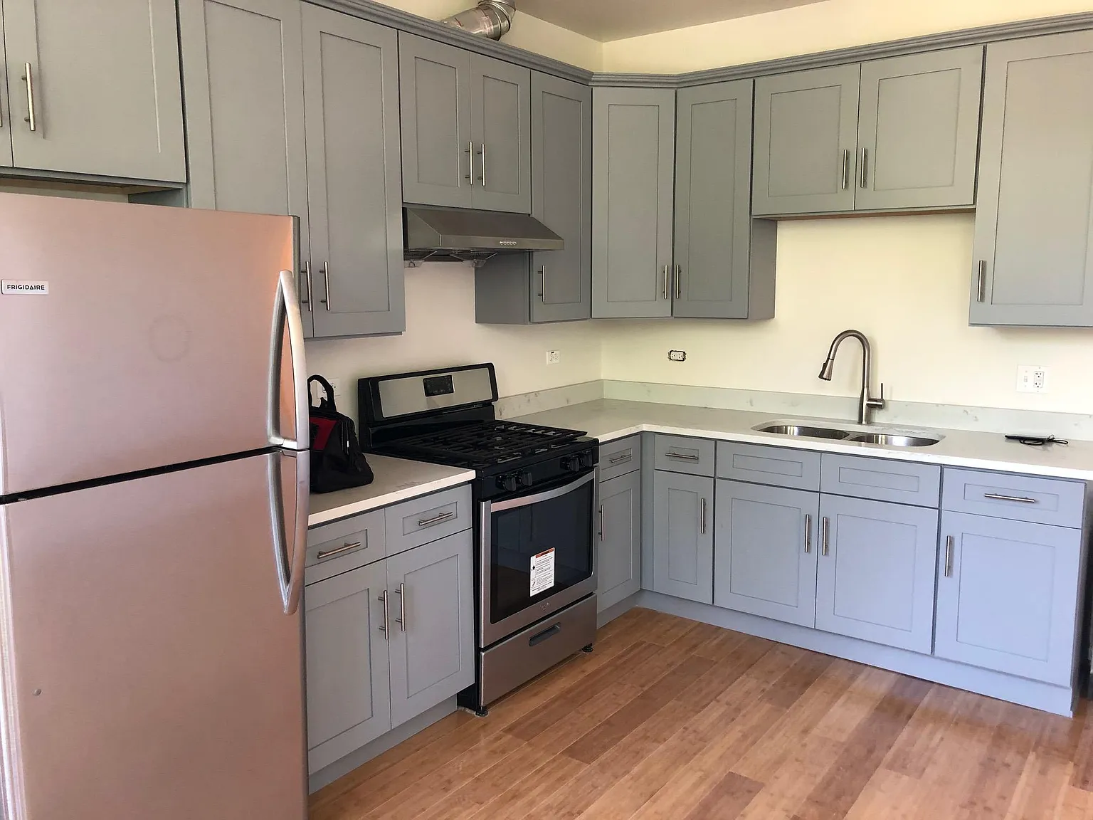 4 bed, 1300 sqft, $775 — Photo 1