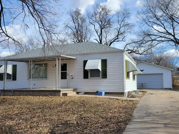 730 N 4th St, Tecumseh, NE 68450