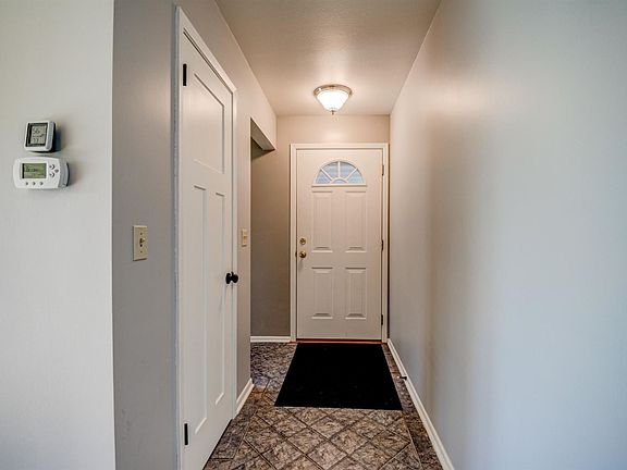 3rd image of 455 Hilltop Ave