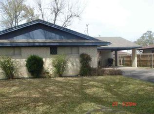 208 32nd St, Nederland, TX 77627
