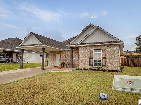 3rd image of 134 Yellow Pine Dr
