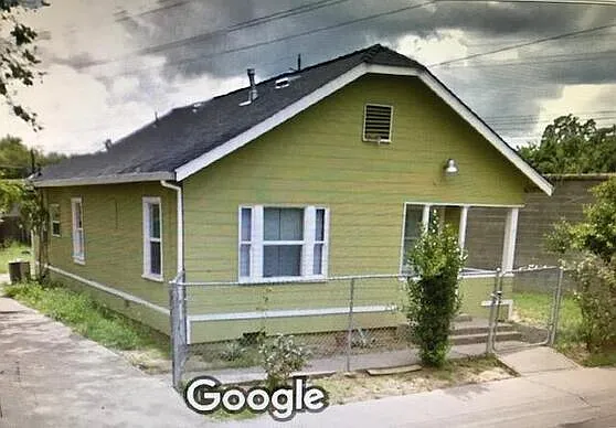 2734 34th Ave photo 1