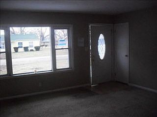 3rd image of 915 E Herrold Ave