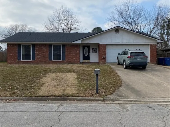 8520 S 31st Ter, Fort Smith, AR 72908