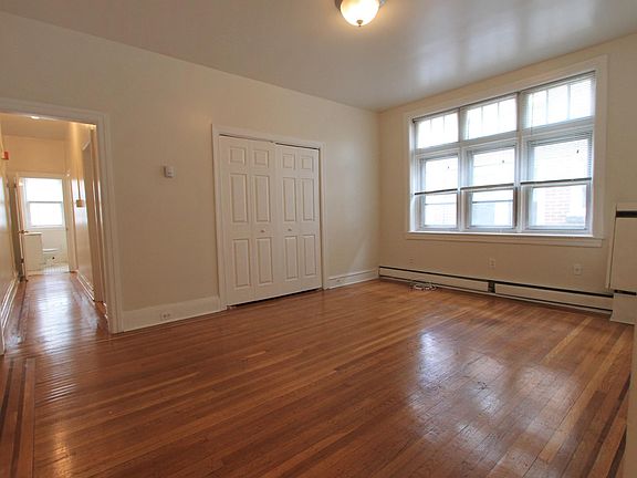 3rd image of 13 E Upsal St APT A4
