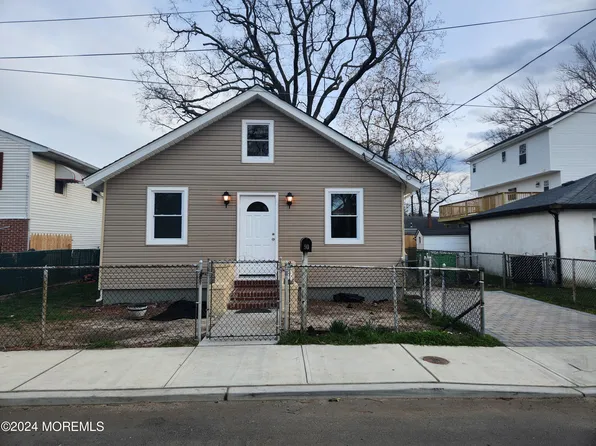 90 Lawrence Avenue, Keansburg, NJ 07734