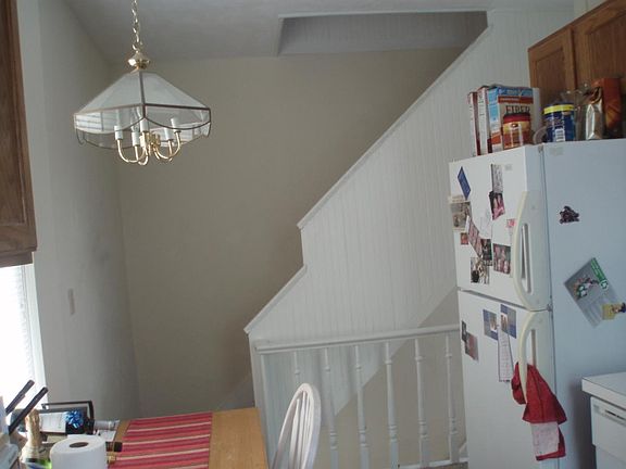 4th image of 640 Delta Ave #2