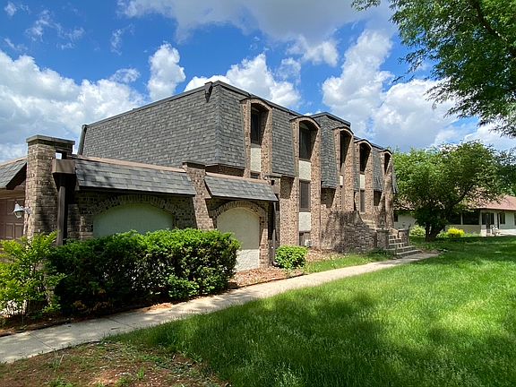 5th image of 823 Doran Dr APT 6