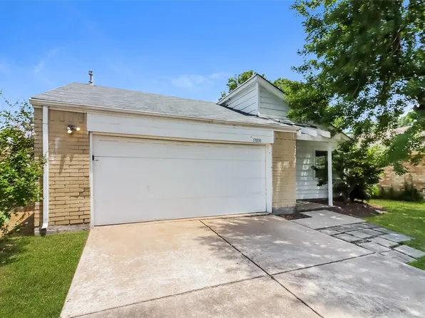 13830 Walnut Hollow Ln, Houston, TX 77082