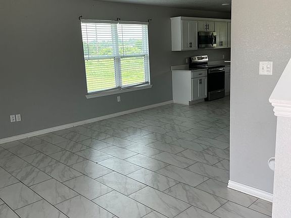 5th image of 1518 Northridge Dr E #B
