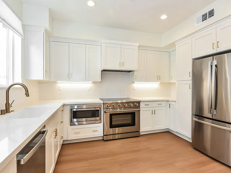 951 Woodside Rd — Photo 17