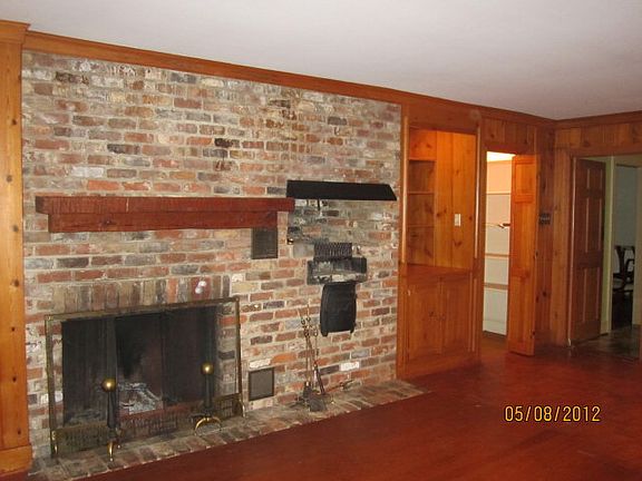 Family Room-Beautiful fireplace